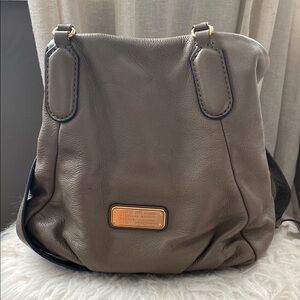 Marc Jacobs Q Fran Cement Leather Shoulder Bag